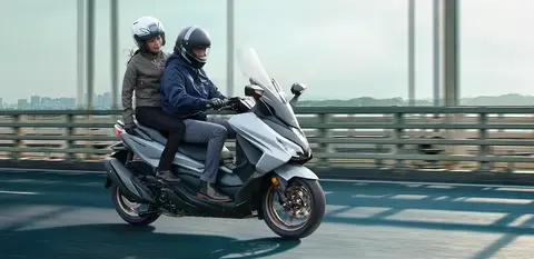 佛沙250、XMAX250、赛艇S250，谁才是250大踏板性能之王？