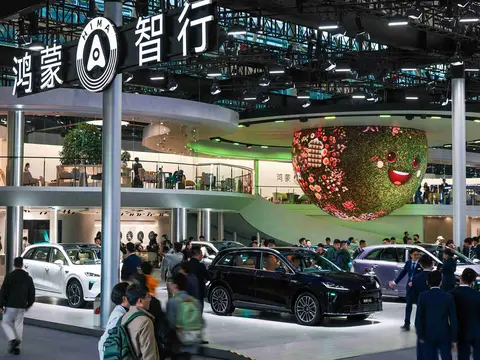 华为卖车，车企抢技术，用户傻眼了