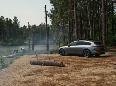 一提到冬天开电车，大伙儿心里头都犯嘀咕：电池掉电快